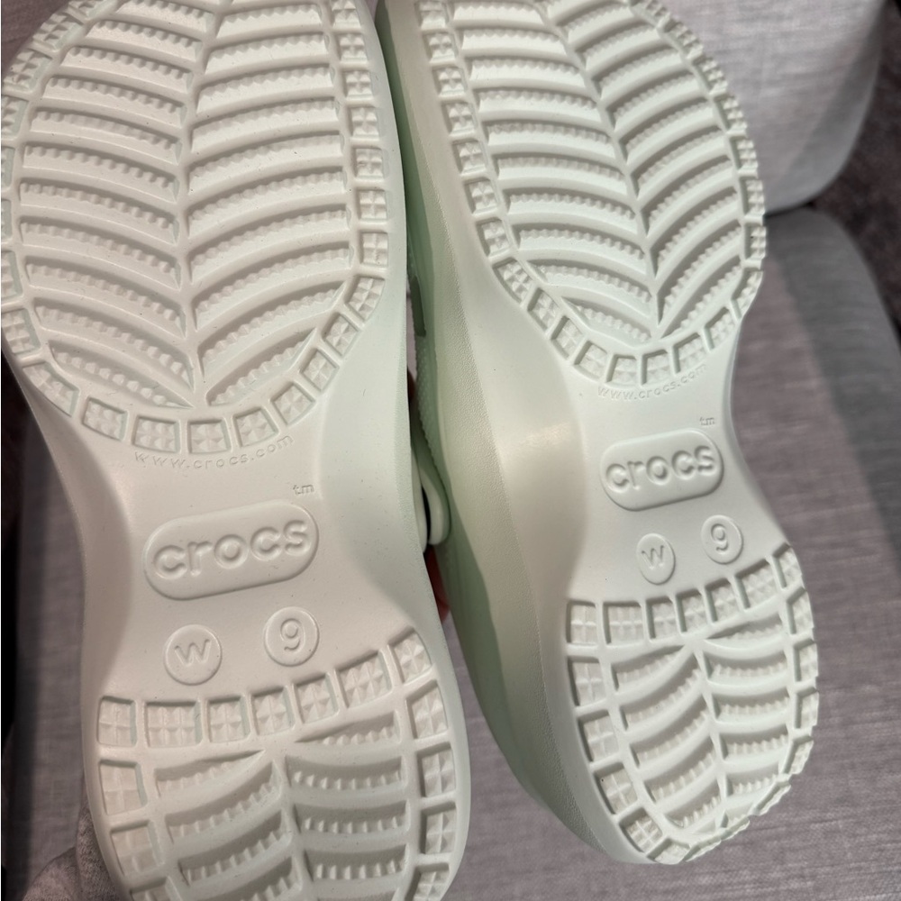NEW COLORS Crocs classic platform clogs in mint tint Size Women's 9 - Picture 5 of 5
